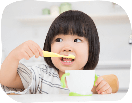 歯磨きをする子ども